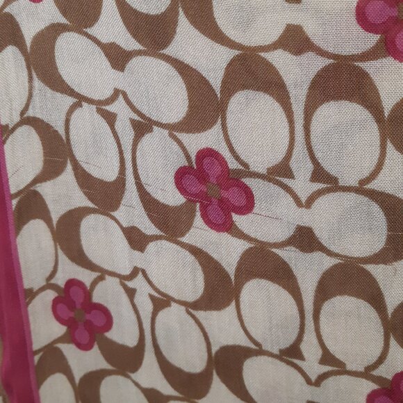 Lightweight Coach Scarf - Picture 6 of 12
